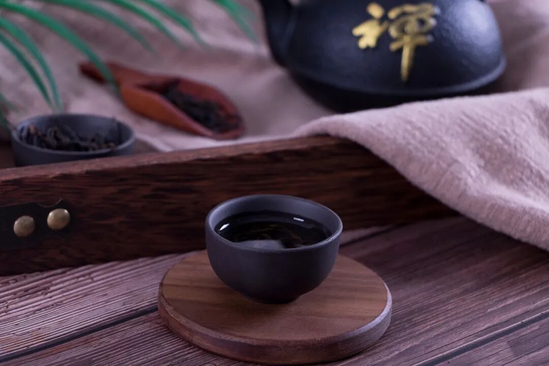 【摄影图】茶叶 茶水 禅意_830710_副本.jpg