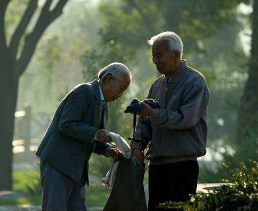 鳳舞九天朗誦老夫老妻作者老田